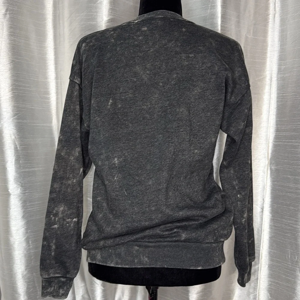 No Boundaries NOBO Free Spirit Graphic Juniors XS Washed Out Crewneck Sweatshirt